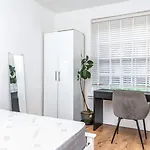 Shared Guest House In Hackney